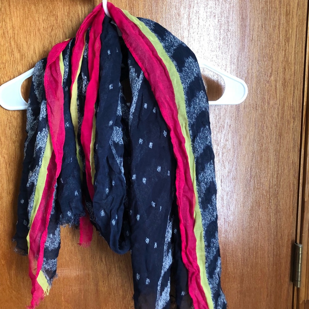 Gap scarf